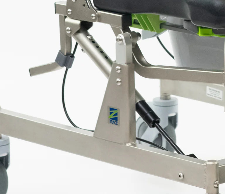 RAZ AT600 (Attendant Tilt) - Dusch- und Toilettenstuhl