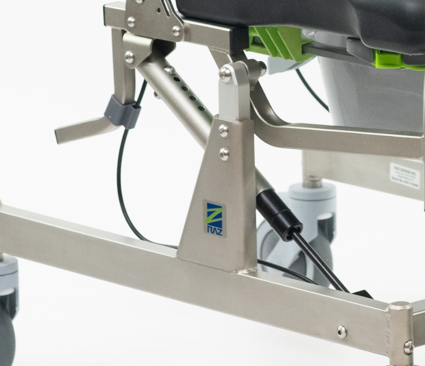 RAZ AT (Attendant Tilt) Standard Dusch- und Toilettenstuhl